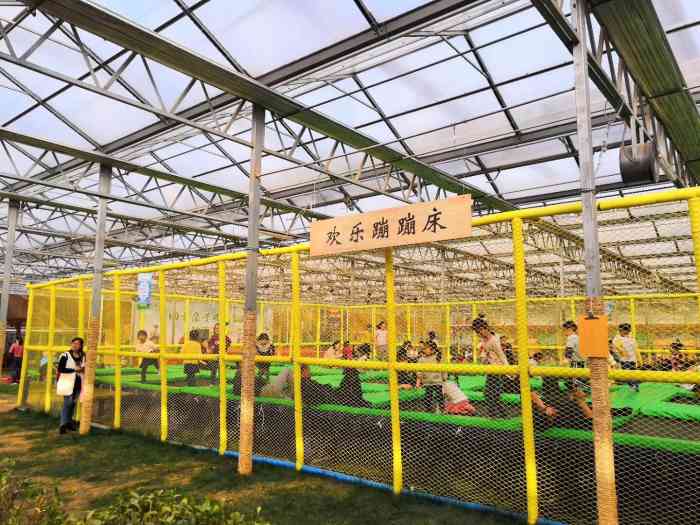 四季亲子欢乐农场-"人好多多多多,所以内部环境有所欠缺,例如.