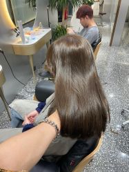 -Tloml salon