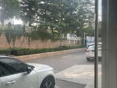-青岛中升沃茂沃尔沃4S店(市北店)