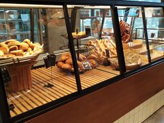 面包甜点陈列柜-Dough&Joe团憩(瑞虹天地月亮湾店)