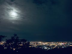 -鬼笑石后山停车场