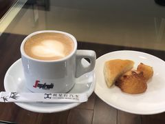 -浙江星杭奔驰4S店(海创园店)