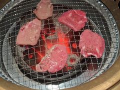 -山川小町·极番烧肉(新地假日广场店)