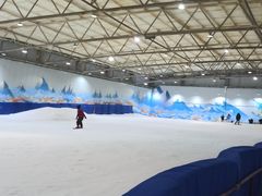 -乔波室内滑雪场