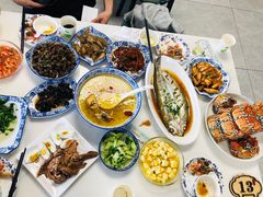 -七的湖·晚芳亭·阳澄湖农家菜·大闸蟹(莲花岛店)