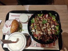 -The Habit Burger Grill 哈比特汉堡(复兴soho店)