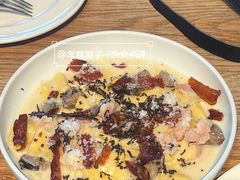 -ROAST coffee & eatery