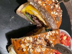 -HIGH FIVE哈福手工汉堡(桂林路店)