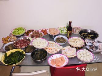 还说今天因为生理期就一直在清汤组混 吃了没几口就换到