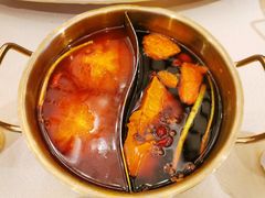 鸳鸯锅番茄-小天鹅火锅·一线江景洪鼎旗舰店(洪崖洞店)