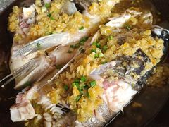 -阿瓦山寨·湘菜现炒·剁椒鱼头王(咸阳总店)