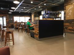 大堂-星巴克臻选(青岛麦凯乐分店)