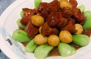 Braised Pork Belly with Pigeon Eggs in Tiger Skin Style