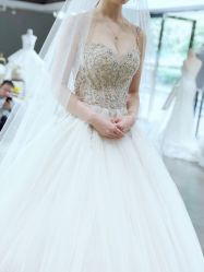 -艾米丽婚纱礼服