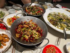 -渔语鱼酸菜鱼新川菜(来福士店)