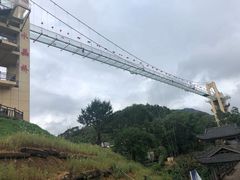 -客天下恐龙水晶玻璃桥