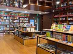 -外研书店(北京外国语大学西校区北外国际大厦店)