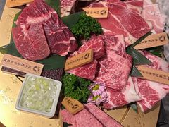 -铭牛烧肉·和牛海鲜自助(高新月牙湖店)
