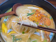 -银米·云南传统过桥米线(双廊黑金冠店)