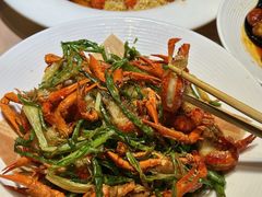 -肥肥虾庄·金牌油焖大虾(汉街SKP店)