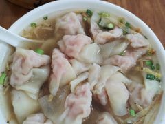 鲜肉小馄饨-郑记南门口·小笼汤包(山水人家店)