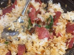 广式腊味煲仔饭-捞围鲜·港式打边炉(海阳路店)