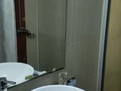 -怡莱酒店(上海大学店)