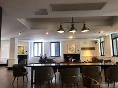 大堂-星巴克臻选(广州沙面店)