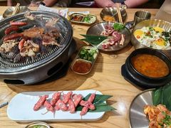 -青瓦餐厅·生鱼片·韩园烤肉(西塔店)
