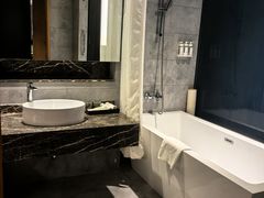 -上海虹桥西郊假日酒店