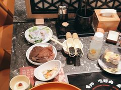-牛YO寿喜烧·铁板烧和牛火锅自助(市府恒隆店)