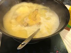 -鲜入围煮花胶鸡海鲜火锅