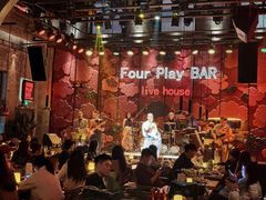 -FOUR PLAY BAR
