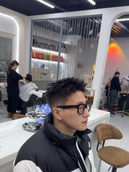 -尤司男士国潮理发馆