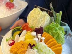 -茅草房·河畔园林火锅