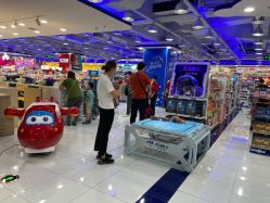 -玩具反斗城(正大广场店)