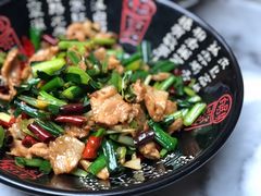 宣威小炒肉-蔼若春.传承三十年云南菜(金碧公园店)