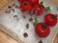 番茄脆菇沙拉-小大董·烤鸭(凤凰汇店)