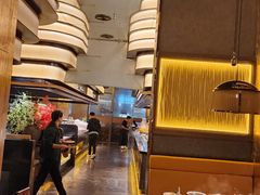 -钱小奴海鲜自助黑金店(杭州滨江龙湖店)