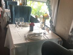 靠窗位-火车头法国西餐厅