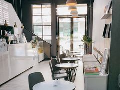 -ADO KAFE(大学城店)