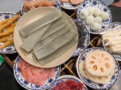 -洞亭火锅(防空洞总店)