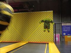 -Tenker Club弹刻极限主题公园 · 蹦床 · 团建 · 生日派对(大关店)