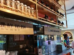 -老牌坊云南鱼豆花火锅(哈西万达店)