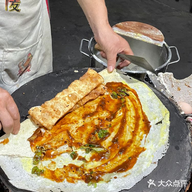 佛大的西施煎饼果子，6块钱一个真的超饱！