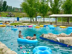 -黄河谷马拉湾海浪浴场