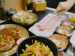 -臻牛烤肉