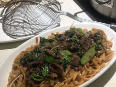 招牌湿炒牛河-潮泰牛肉火锅 · 创于1992年(车公庙店)