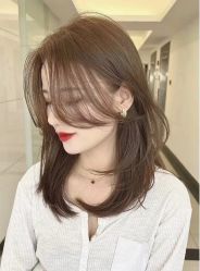 -阿三造型烫染•接发