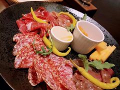 -恰餐厅及酒吧 CHAR Bar & Grill (北京丽都皇冠假日店)